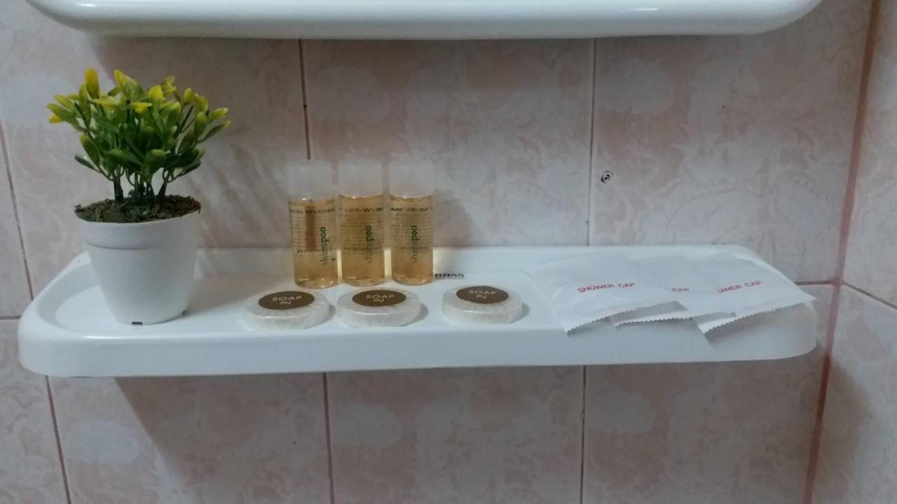 게이트 14 인 호텔 나콘파놈 외부 사진